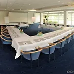 亨内夫欧罗公园酒店 酒店 亨内夫