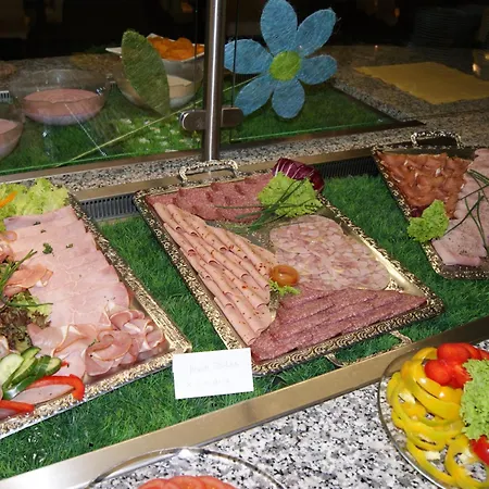 يورو بارك هينيف هيننف