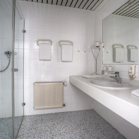 亨内夫欧罗公园酒店